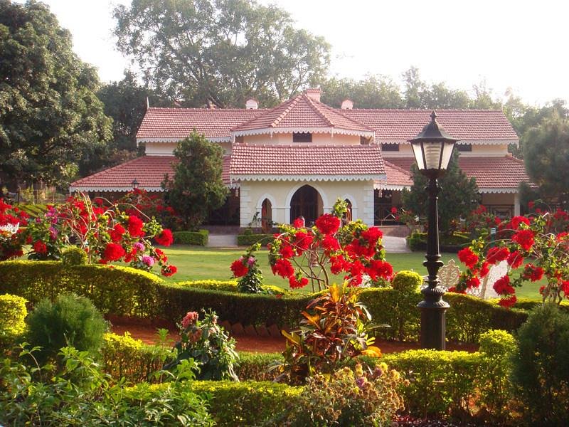 Ark Resorts